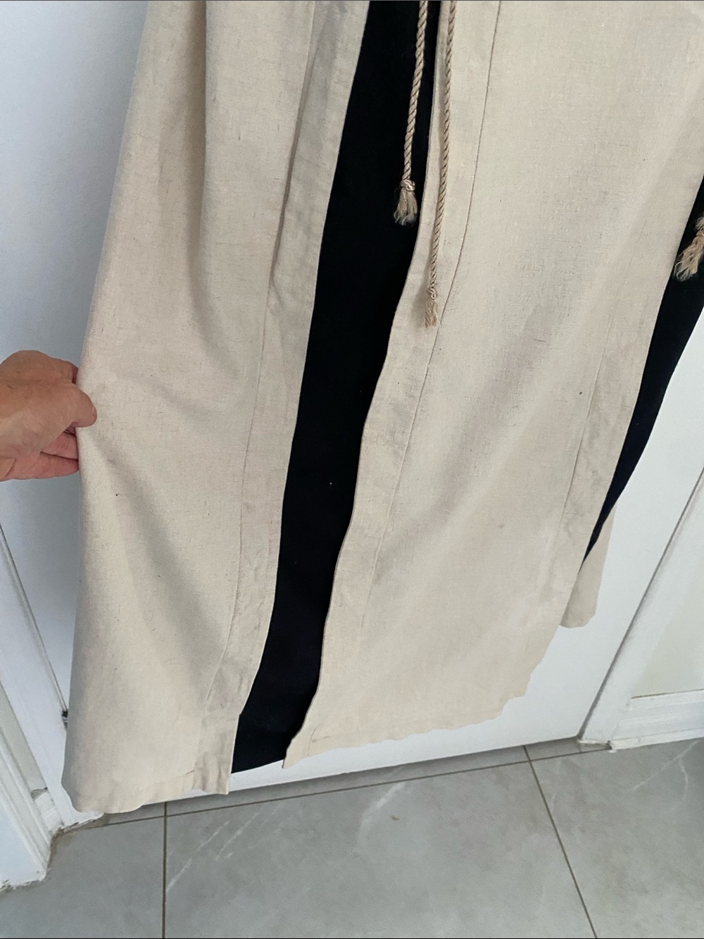 EXCALIBOR LInen Beige Maxi Dress w Black Insert & Lace-Up Panels Size X large - Picture 4 of 16
